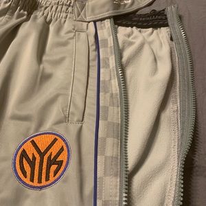 NBA NY Knicks authentic zipaway sweats youth L NWT